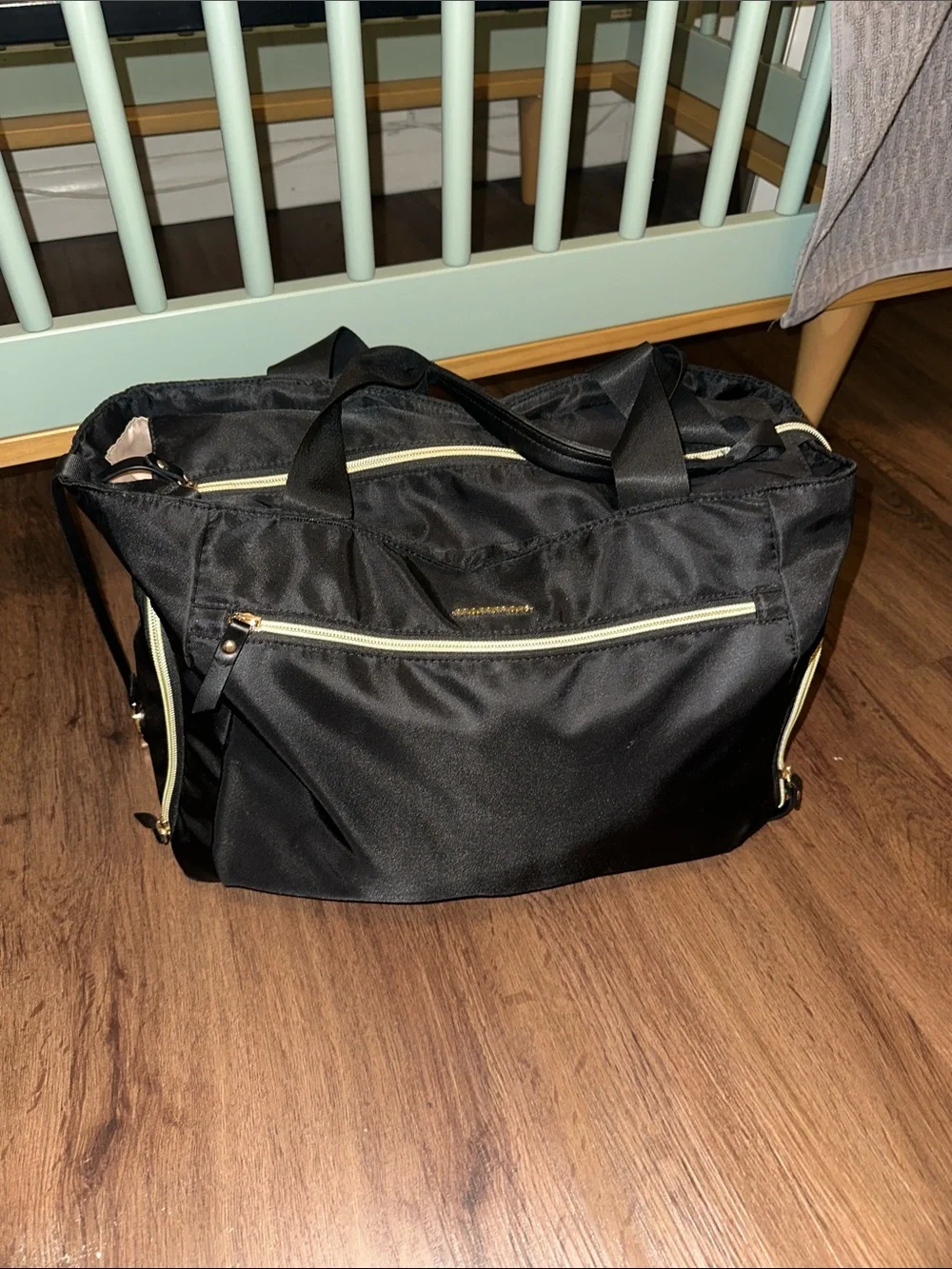 Pump tote bag